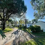 à Saint-pierre-d'oléron Avec Terrasse - Api-1-52-1111 Camping Saint-Pierre-d'Oleron