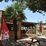 à Saint-pierre-d'oléron Avec Terrasse - Api-1-52-1111 Camping